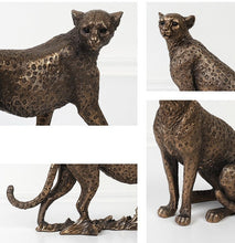 Load image into Gallery viewer, Vintage Cheetah Statue
