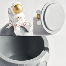 Load image into Gallery viewer, Astronaut Ashtray
